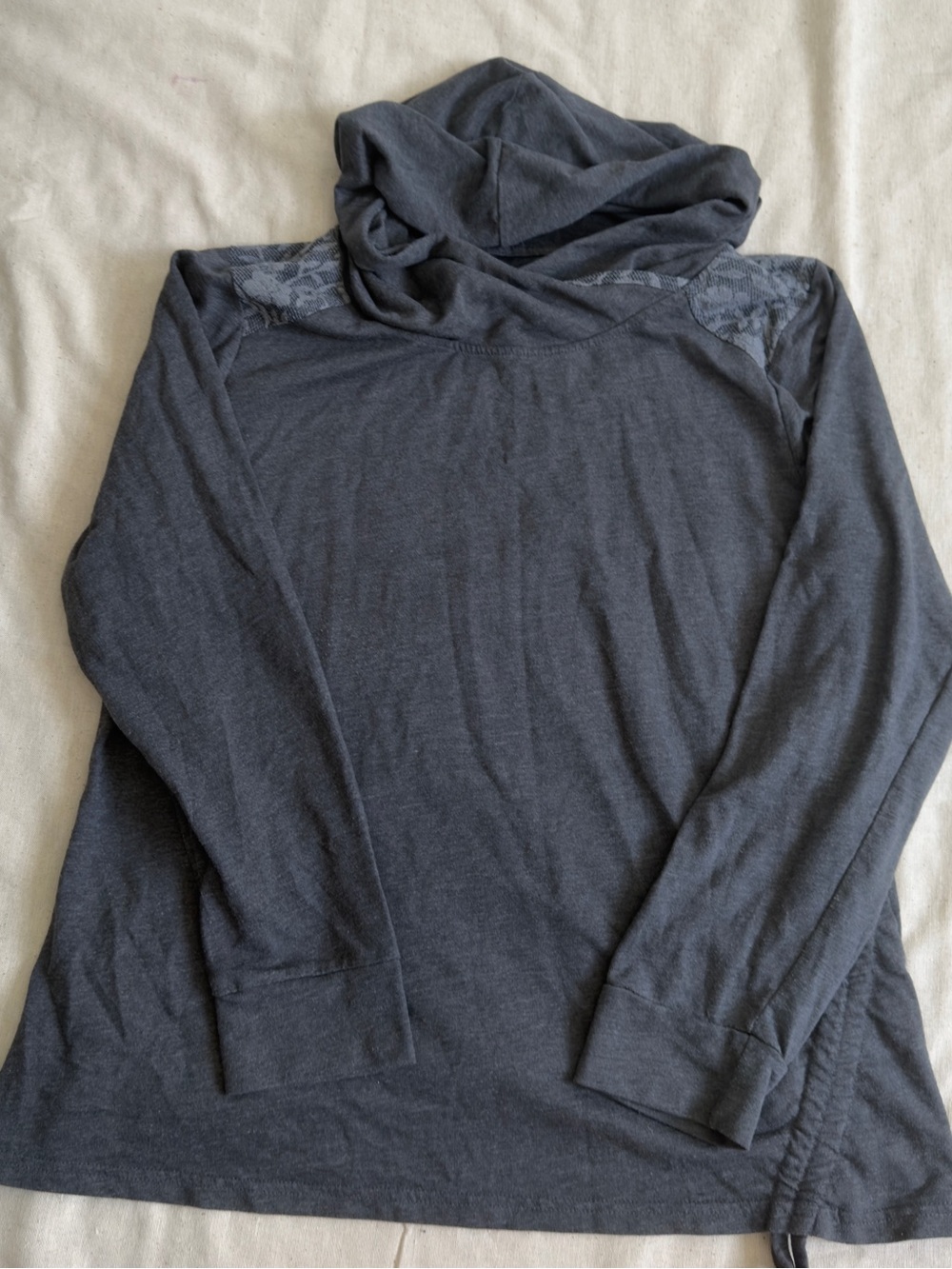 Hooded long sleeve shirt